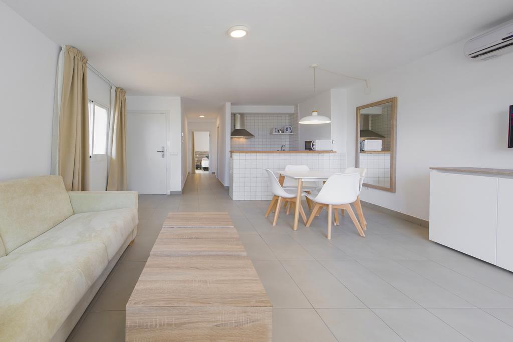 Apartamentos Vibra Riviera San Antonio  Exteriör bild