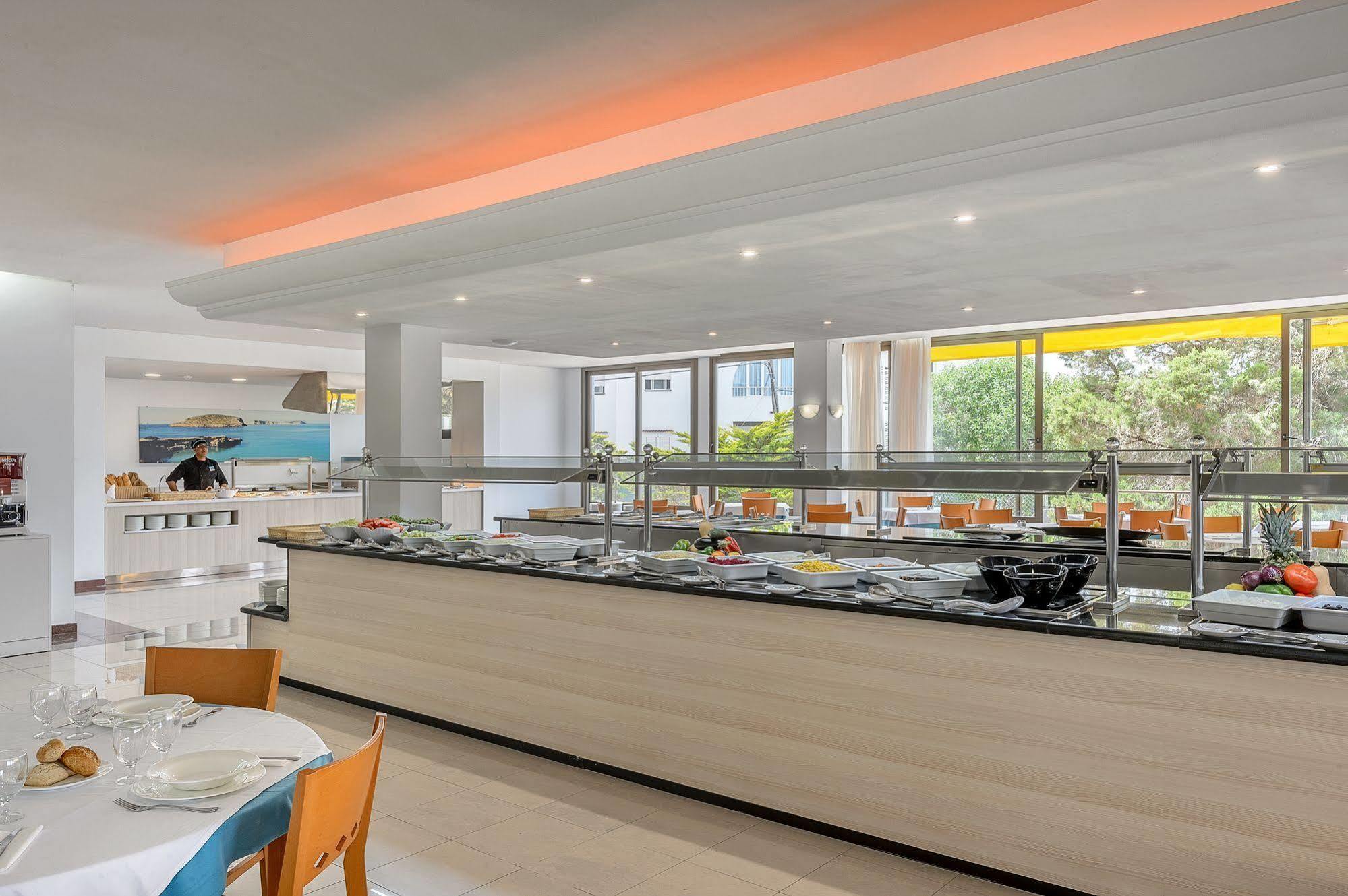 Apartamentos Vibra Riviera San Antonio  Exteriör bild